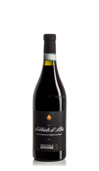 bottiglia di vino rosso nebbiolo d'alba