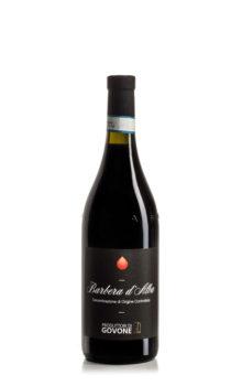 bottiglia di vino rosso barbera d'alba